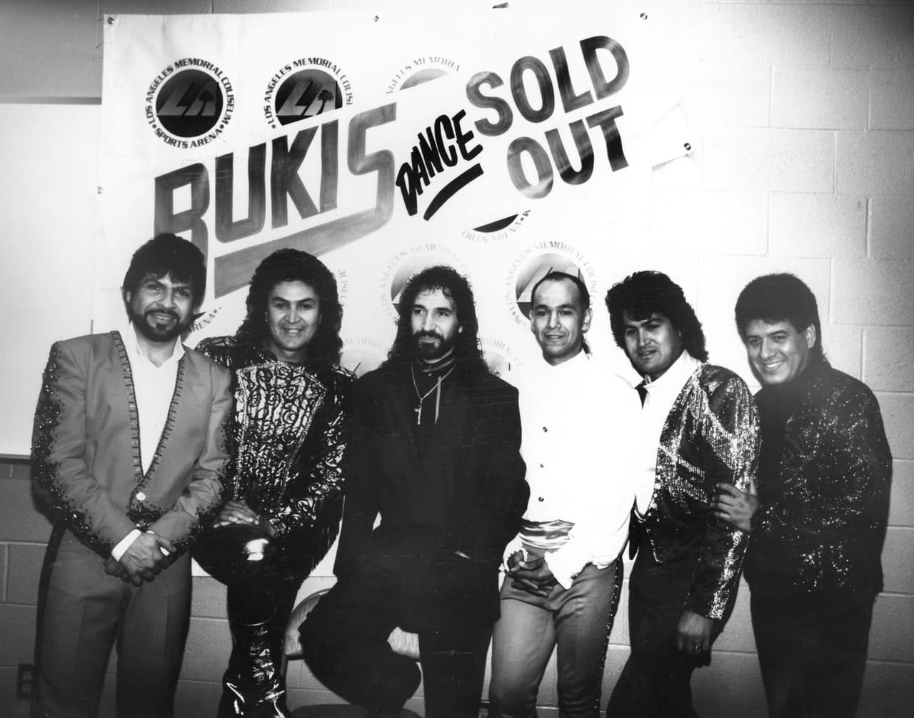 En 1971 la agrupación conformada por Marco Antonio y su primo Joel Luis, firmaron exclusividad con una discográfica, dando origen al nombre que les brindaría fama internacional: Los Bukis.