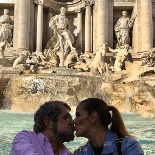 <b>“Feliz día de San Valentin a todos, en especial a mi Ángel te adoro hoy y siempre”, </b>escribió al pie de la imagen.
<br>