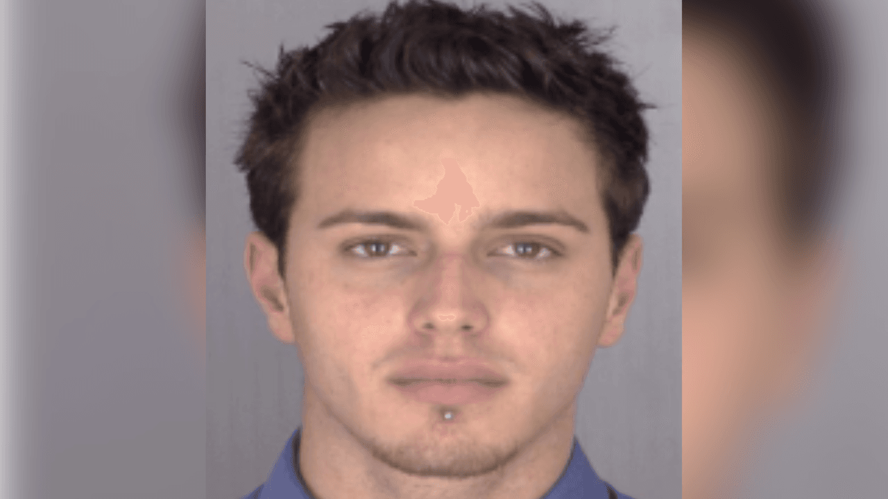 <b>Beau Bumpas</b>, de 43 años, es el
<b>sospechoso principal del incidente</b>. Las autoridades informaron que va a enfrentar el cargo criminal de conducir bajo la influencia del alcohol (DWI, por sus siglas en inglés).