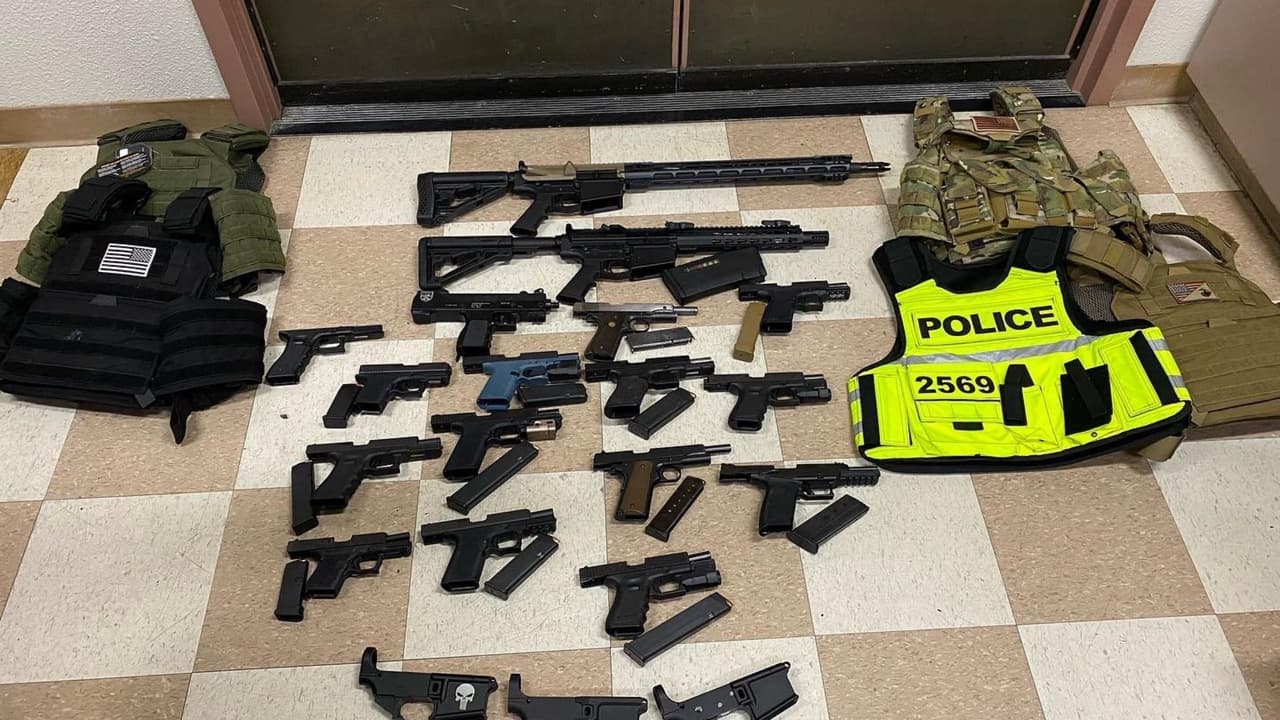 La policía encuentra un arsenal con ‘armas fantasma’ al Norte de Sacramento: una era totalmente automática
