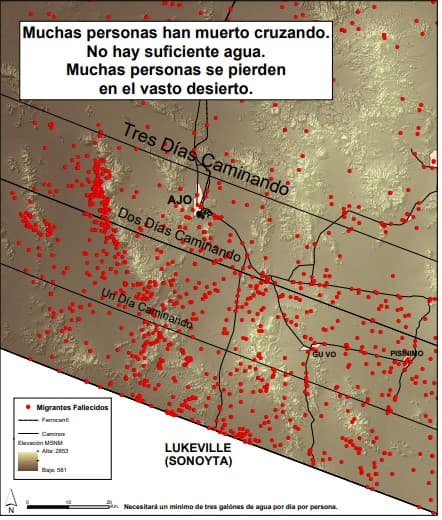 El afiche colocado en Lukeville para alertar a los migrantes del peligro de la frontera.