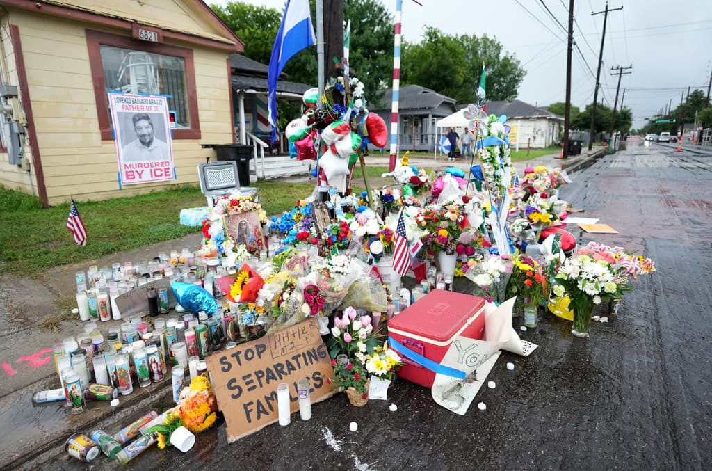 AP Photo/Karen Warren