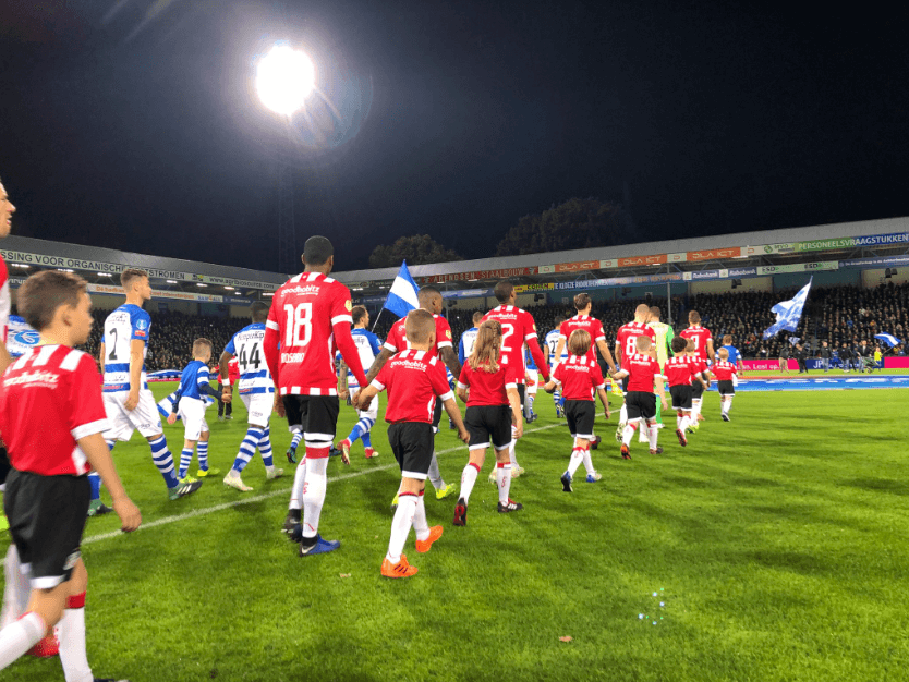 Después de caer por 2-1 en la Champions League con el Tottenham, partido que significó su eliminación del torneo, el PSV buscaba retomar aire en la liga holandesa.