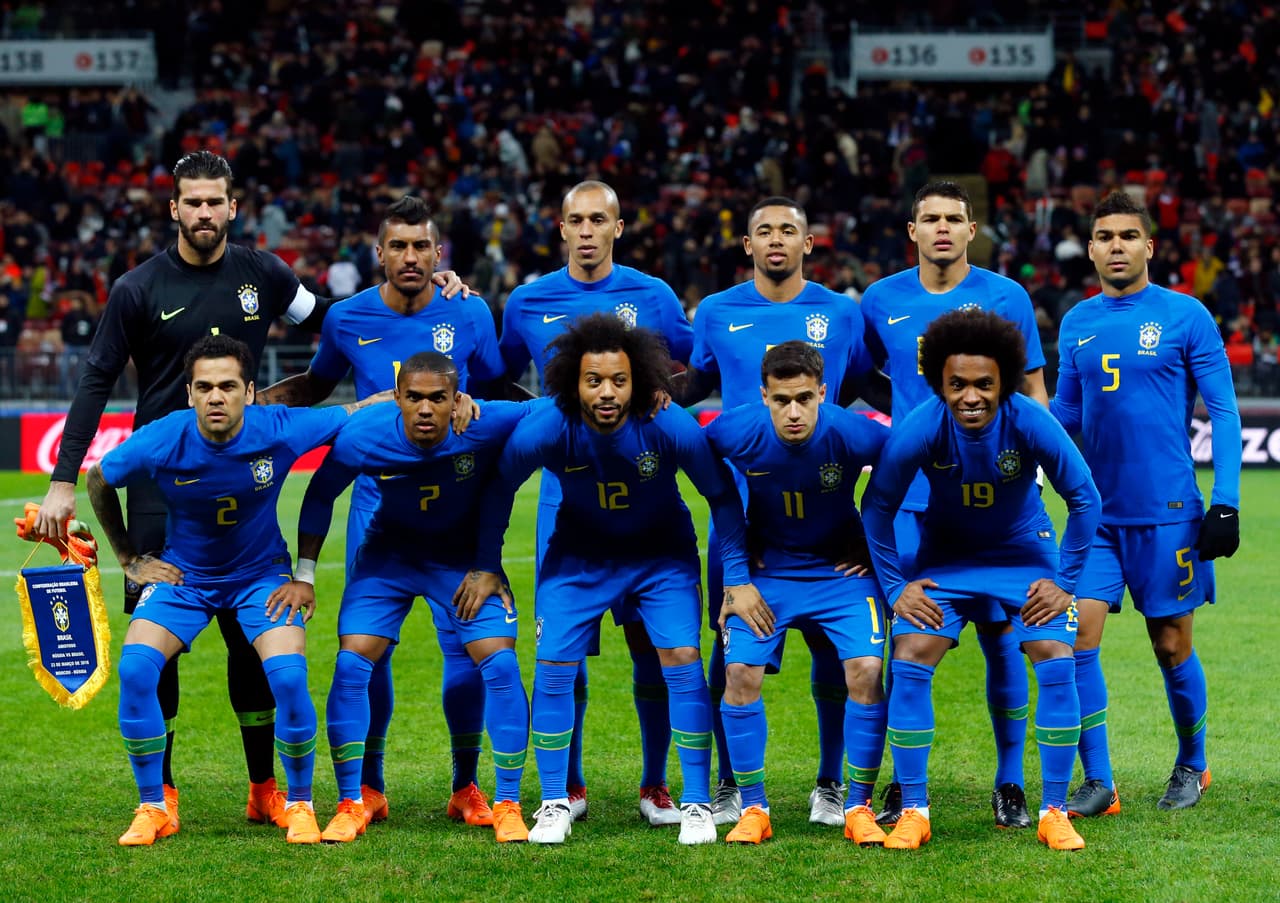 Mientras que Brasil, de Tite, lo hizo con Alisson, Alves, Silva, Miranda, Marcelo, Paulinho, Casemiro, Coutinho, Willian, Gabriel Jesus y Douglas Costa.
