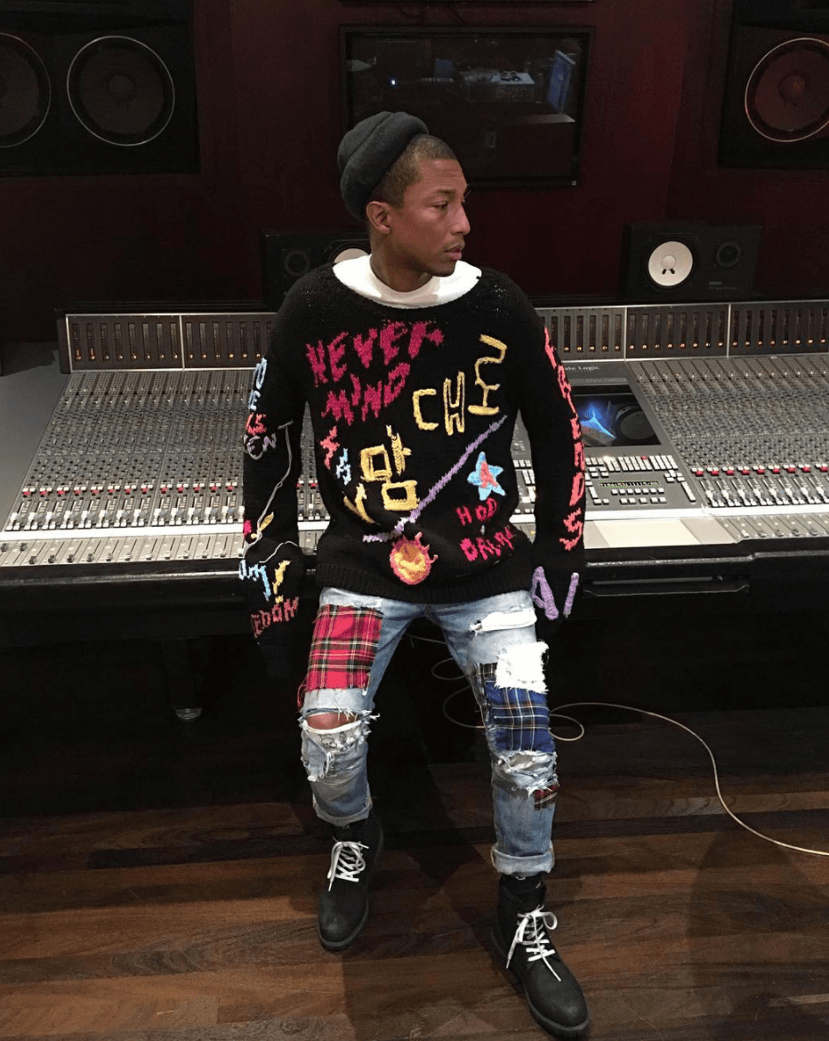 'Gracias por el suéter' escribió Pharrel Williams cuando compartió esta foto.