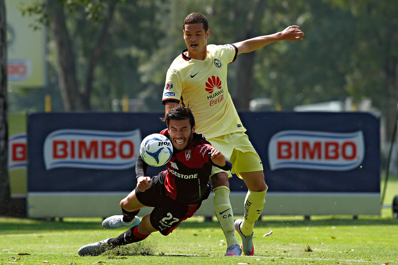 El delantero chiapaneco Martín Zúñiga portó la camiseta del América en dos ocasiones incluso, en 2012-13 y en 2014-15.