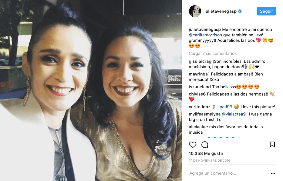 También compartió una foto con su gran amiga, la cantante Carla Morrison.