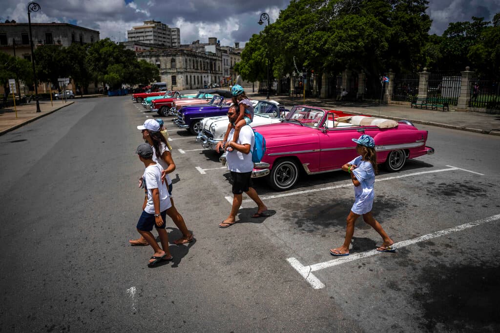 Cuba autoriza la creación de empresas privadas de más de 100 trabajadores