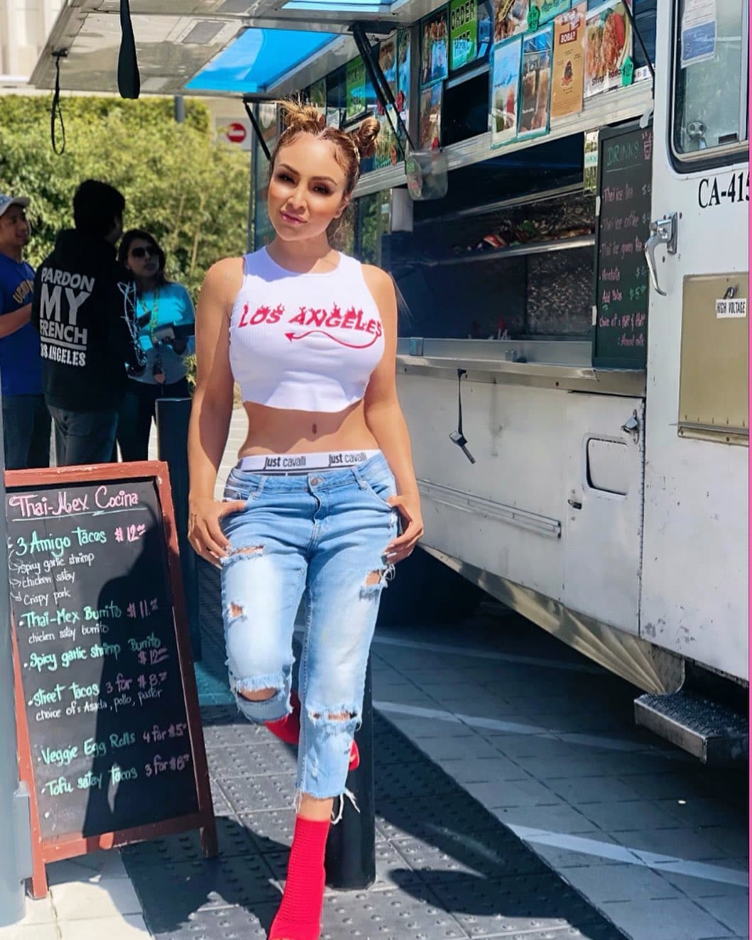 Y aunque trata de mantener una alimentación balanceada, no le dice que no a unos tacos de tripa.