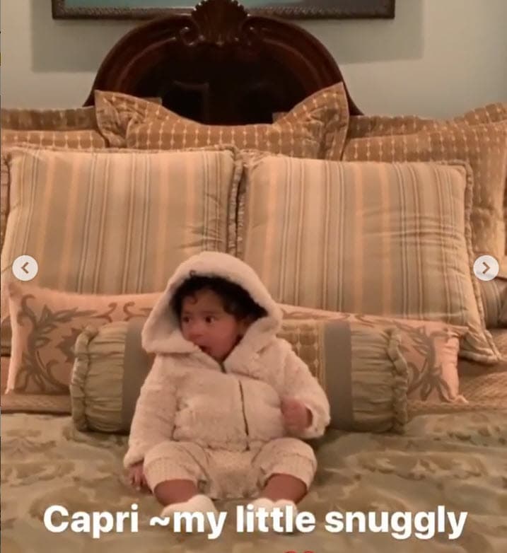 Capri, una de las
<b> <a href="https://www.univision.com/noticias/estados-unidos/vanessa-bryant-mi-cerebro-se-niega-a-aceptar-que-tanto-kobe-como-gigi-se-hayan-ido" target="_blank">cuatro hijas que Bryant tuvo con Vanessa</a></b>, nació el pasado 20 de junio y la fatal muerte del cinco veces campeón de la NBA impidió que se lograra hacer una modificación a tiempo para incluirla en el documento legal.
<br>