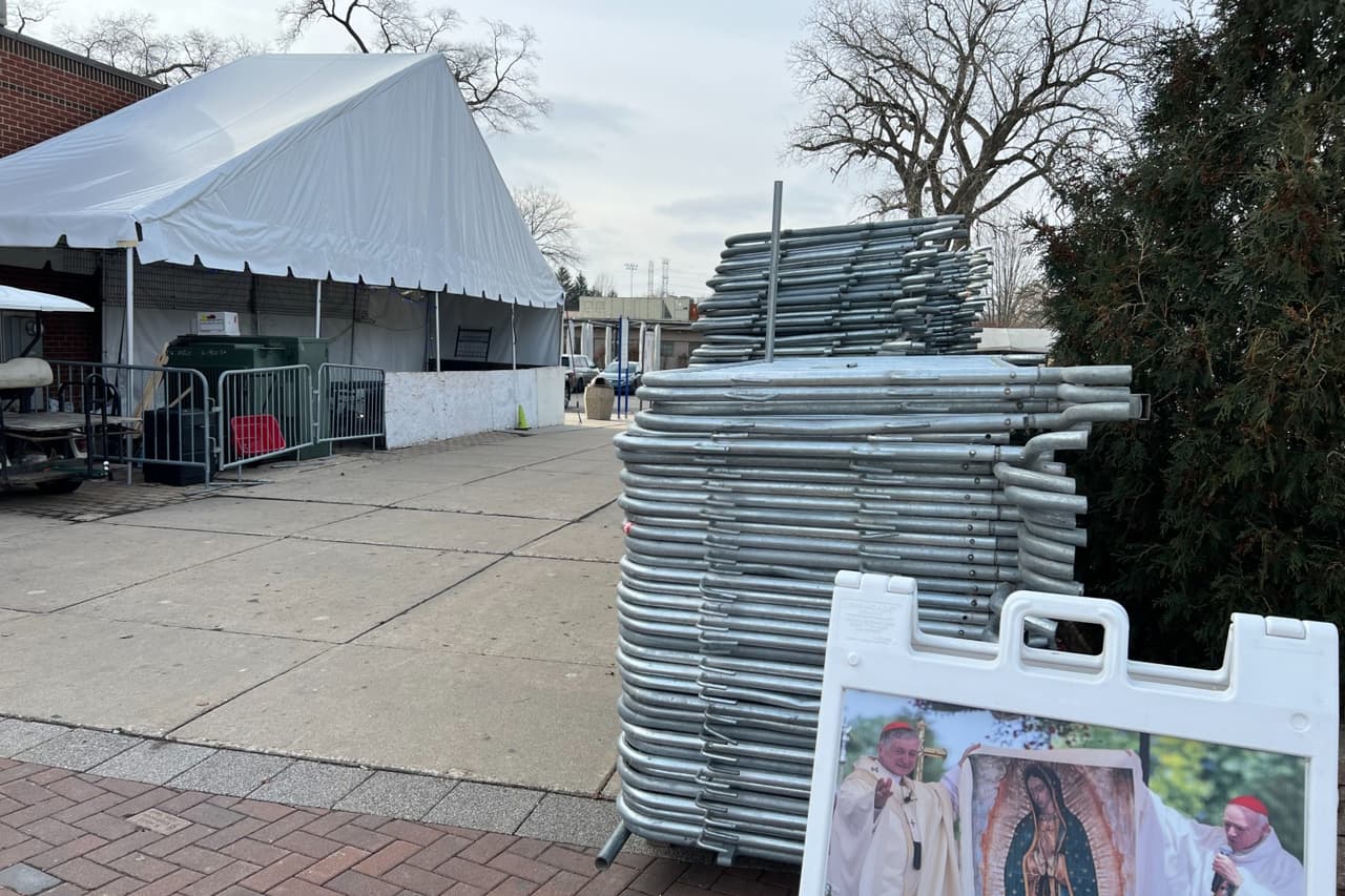 Para las miles de personas que estarán presentes para festejar a la Virgen de Guadalupe es importante que estén enterados cuáles son los
<a href="https://www.univision.com/local/chicago-wgbo/preparativos-celebrar-virgen-guadalupe">lugares de estacionamiento, las rutas de camino y el hospedaje</a> para que puedan tener un viaje más organizado.