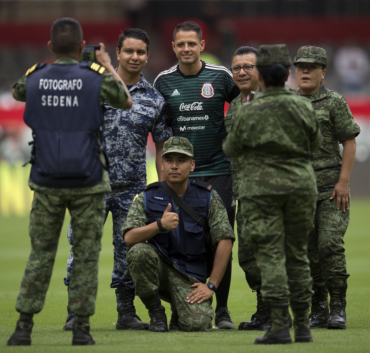 La Selección de México se despide de su afición en el Estadio Azteca antes de emprender el largo viaje a Rusia para disputar la Copa Mundial 2018. El rival es Escocia.