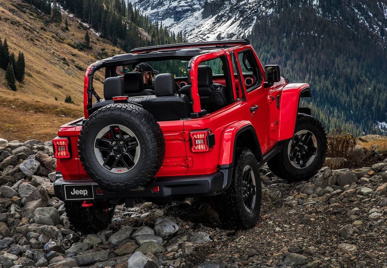 Uno de los vehículos más reconocidos del mundo, con una inigualable combinación de capacidad todoterreno, diseño auténtico y motores avanzados de bajo consumo de combustible. Su precio inicial en los Estados Unidos es de 30,000 unidades.