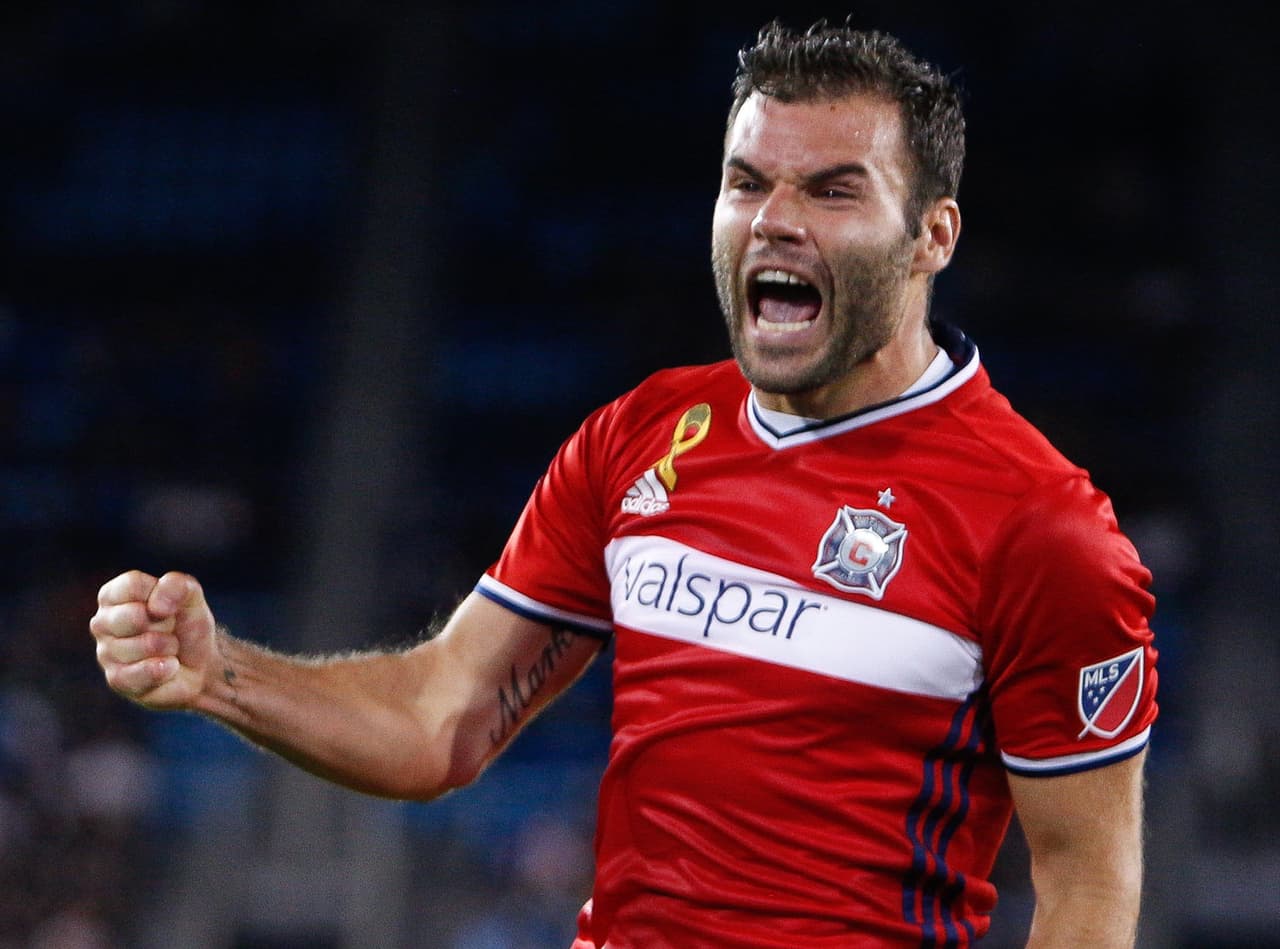 Nemanja Nikolic se alejó de sus perseguidores y dejó casi sentenciada la carrera por el Botín de Oro