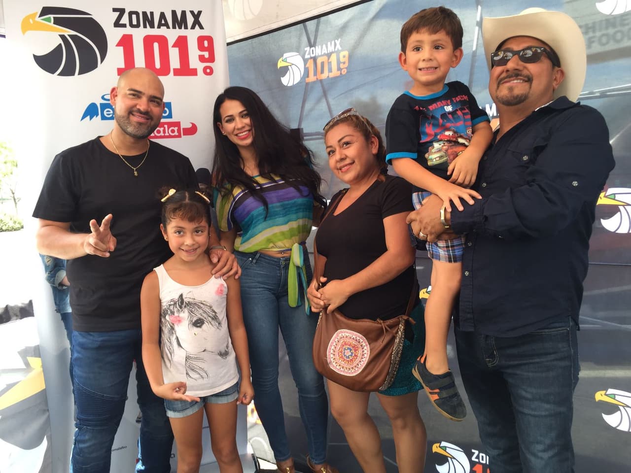 Los oyentes de Anaheim en California disfrutaron de un día lleno de sorpresas al lado de 'El Bueno, La Mala y El Feo'.