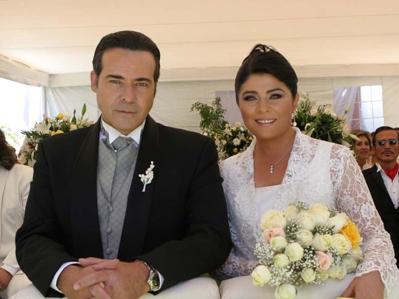 Tiempo después 'María' regresaba como 'La Madrastra' y después de unas cuantas fechorías perdonaba a 'Esteban' y se volvía a casar con él.