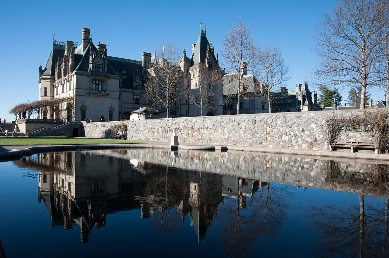 Después de visitar Asheville en 1888, Vanderbilt comenzó el proceso de construcción de lo que sería su casa de campo.