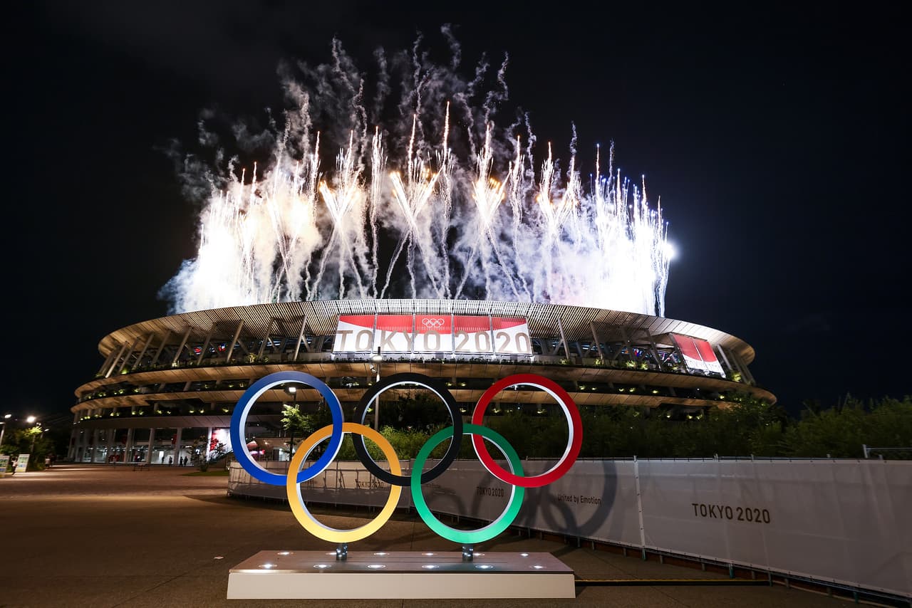 Los organizadores japoneses no solo han tenido que enfrentarse a los problemas derivados de la pandemia, sino también a varios escándalos que han manchado su imagen, con la dimisión de cuatro de sus responsables desde febrero.