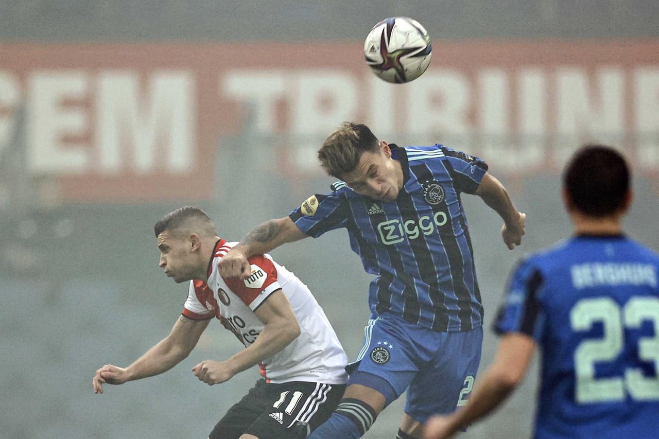 Ajax derrota a Feneyoord 2-0 durante la J17 en la Eredivisie. El primer tanto fue un gol en contra por parte de Marcos Senesi al 44', mientras que Dusan Tadic aseguraba la victoria al 81'. Edson Álvarez fue titular durante el encuentro.