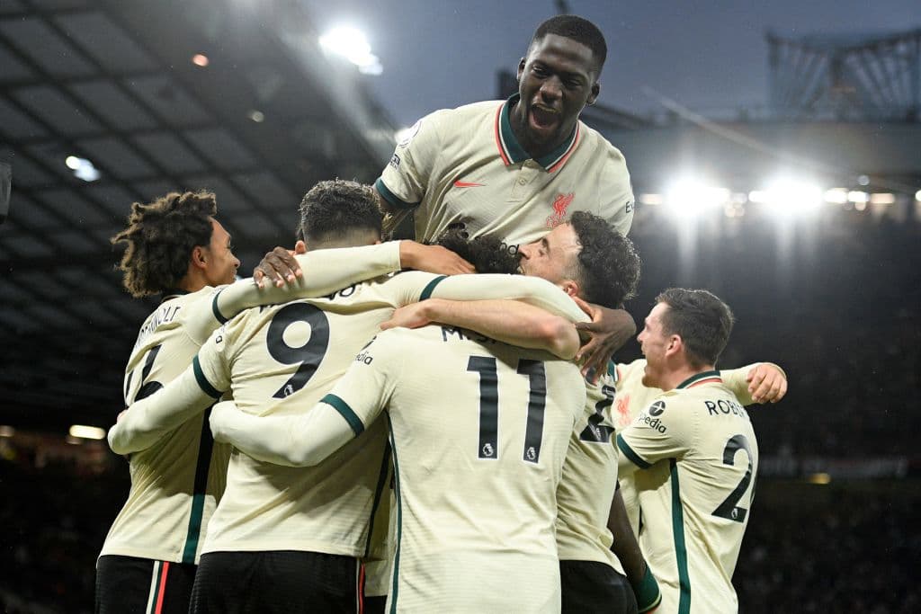 Manchester United sufre dolorosa derrota en Old Trafford ante el Liverpool, quien goleó 5-0 durante la J9. Nabi Keita (5'), Diogo Jota (13') y Mohamed Salah con hat-trick (38', 45+5' y 50') se encargaron de las anotaciones ante los locales; Cristiano Ronaldo no pudo anotar en esta ocasión.