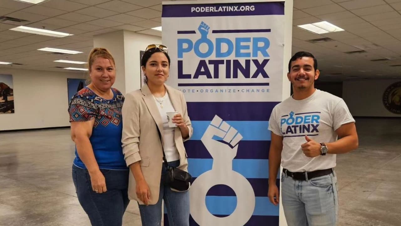 Gana $20 por hora promoviendo la participación cívica: Poder Latinx busca promotores en Florida