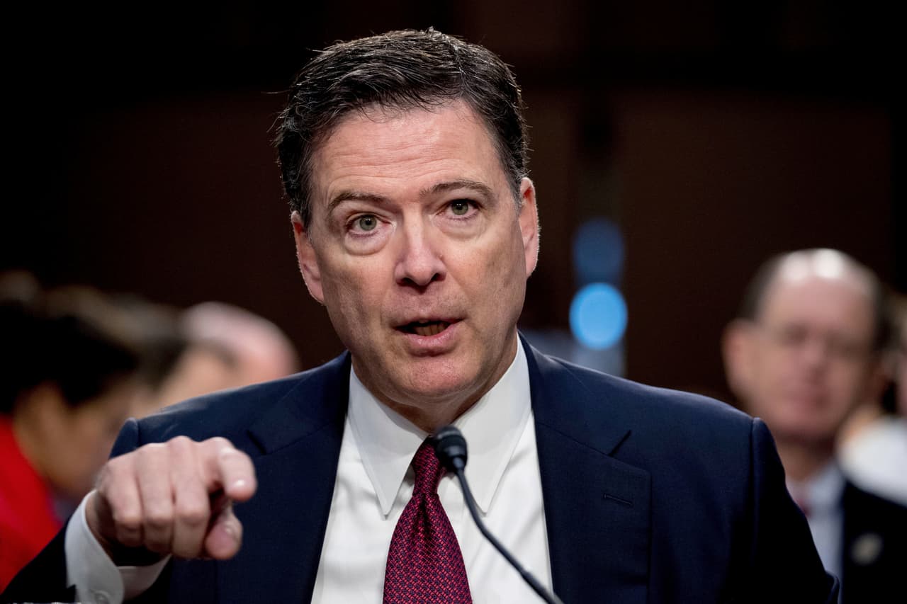Fiscales aseguran que la publicación del exdirector del FBI sobre conchas marinas podría ser entendida como una amenaza contra Trump