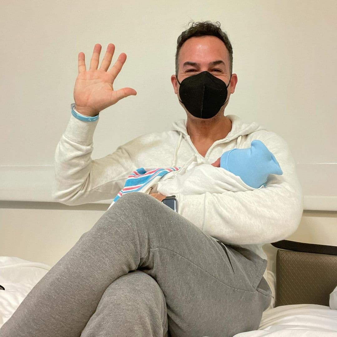 La nueva faceta de Carlos como padre le cambió la vida por completo al mexicano, quien se encuentra más que feliz por vivir su paternidad junto al amor de su vida, Vanessa.