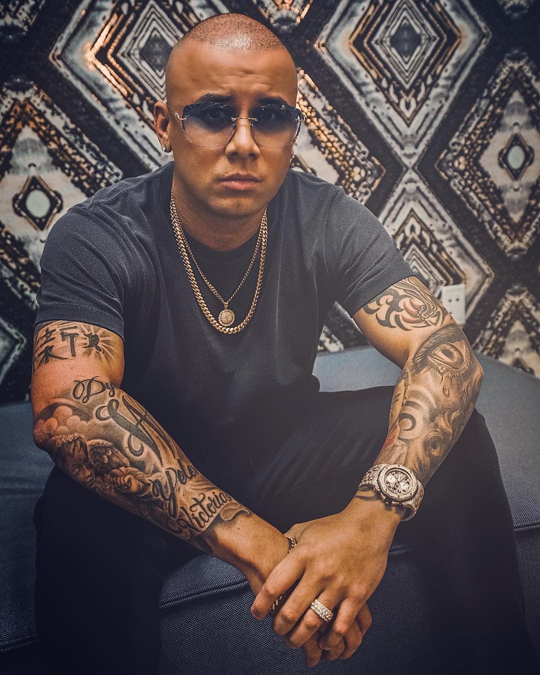 Lejos del blin blin que caracteriza al cantante puertoriqueño, su hija tuvo una fiesta con temática arcoiris.