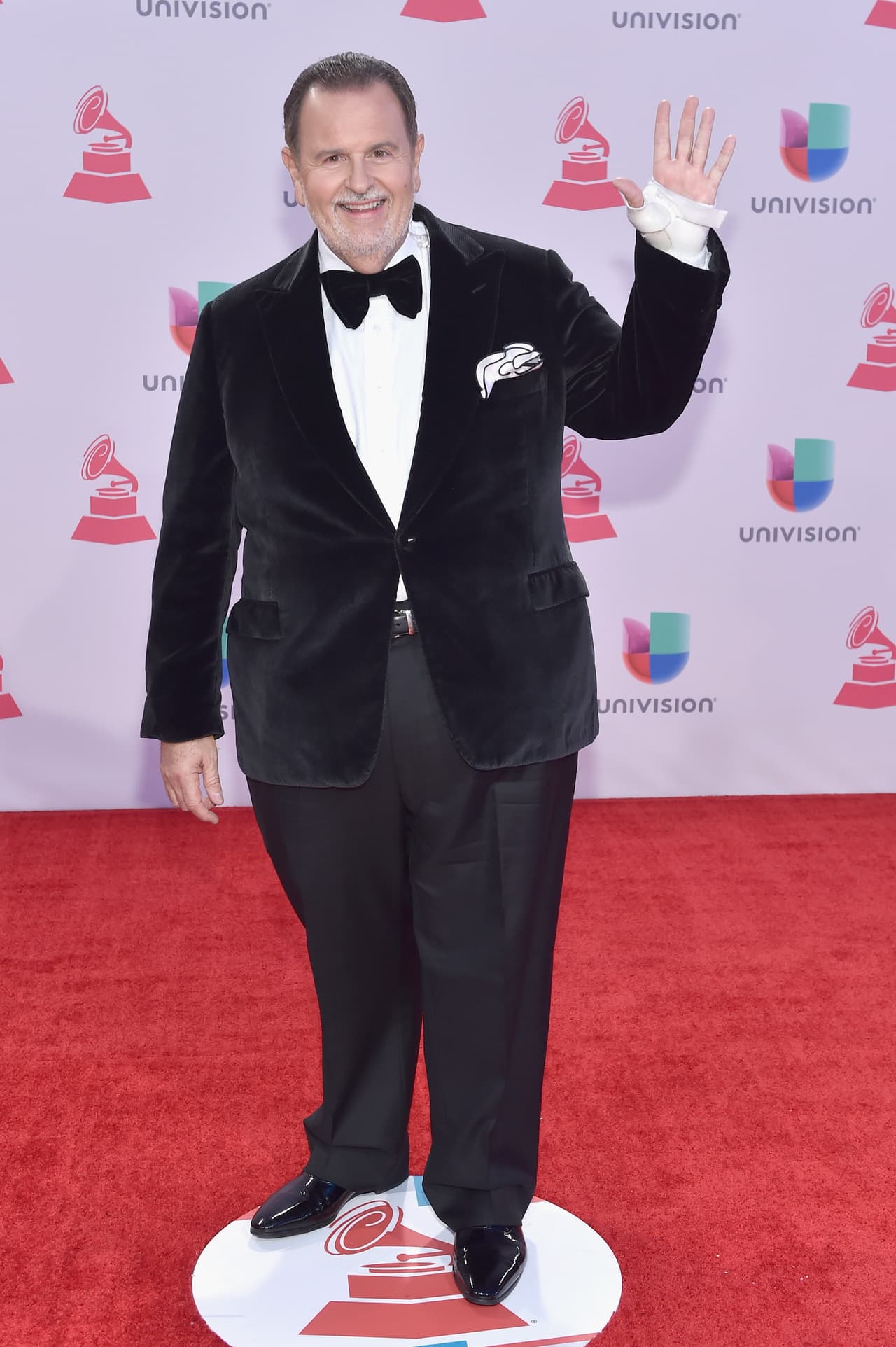 2015. El color negro es uno de los favoritos de Raúl de Molina, y en 2015 usó este atuendo formal e ideal para la noche.