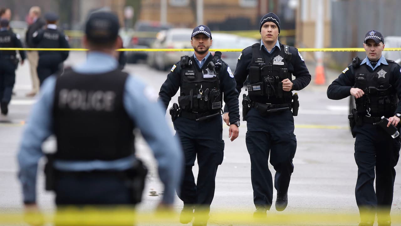 Tres jóvenes perdieron la vida el fin de semana y más de 20 fueron heridos en Chicago