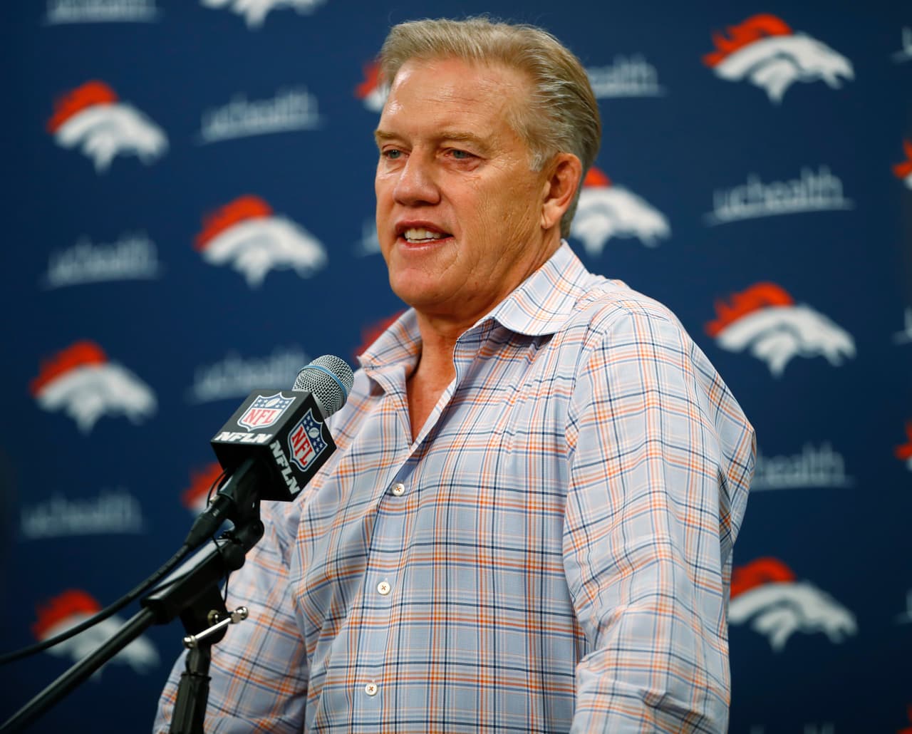 John Elway reconoce que los Denver Broncos pasan por un mal momento que debe terminar en Arizona.