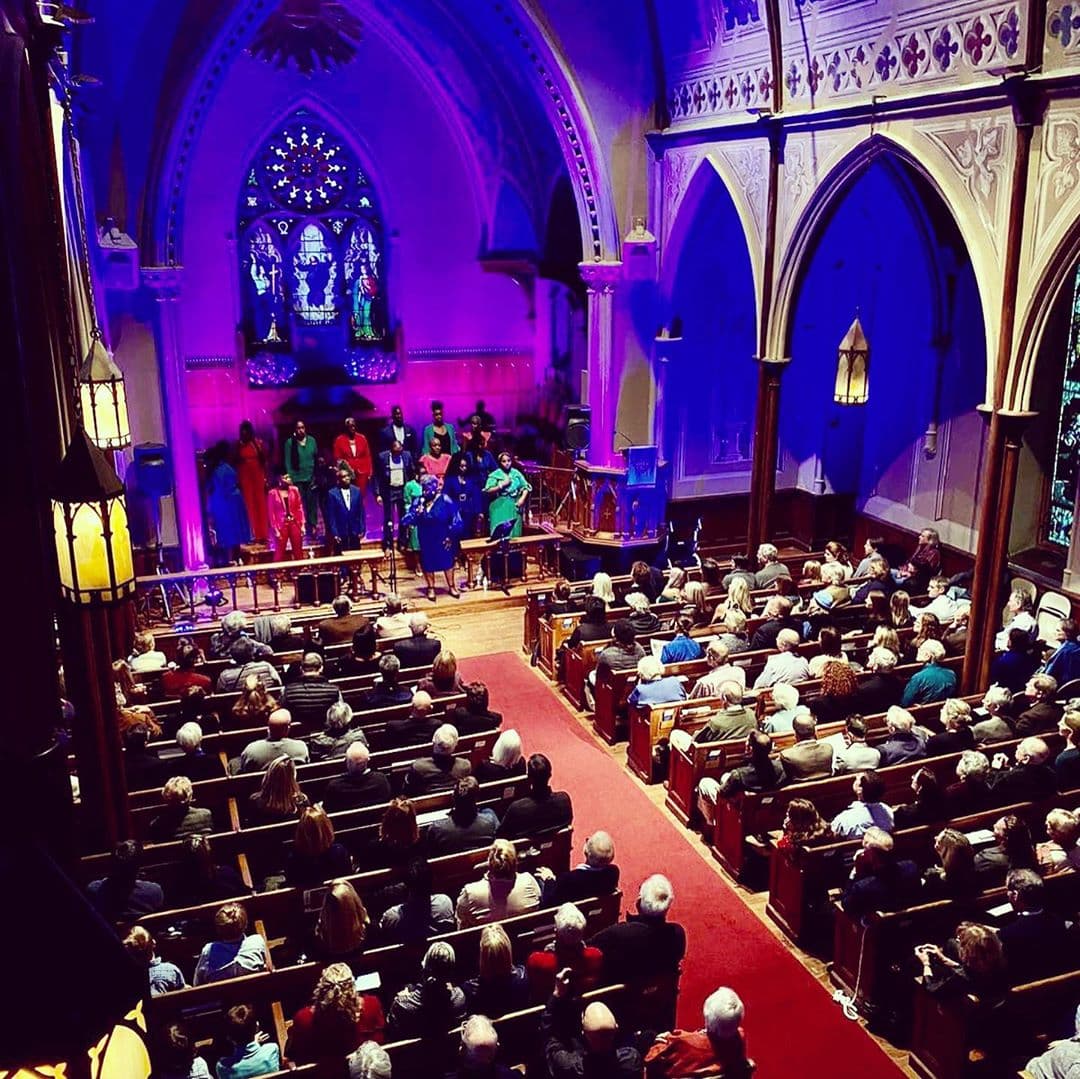 El coro que participó en la boda real interpretó el clásico 'Stand by me' de Ben E. King. La cantante recordó: "Creo que la canción fue muy especial para ellos y cómo sonó".