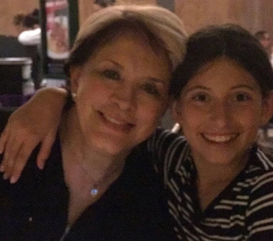 "Se le subió el potasio, tuvo un pre paro, sus niveles cardiacos fueron literalmente muy fuertes. Fue el peor día de mi vida, le estuve secando el sudor frío mientras se me estaba 'yendo', fue una cosa de media hora,
<b> ¡lo peor del mundo!</b>”, narró.
<br>