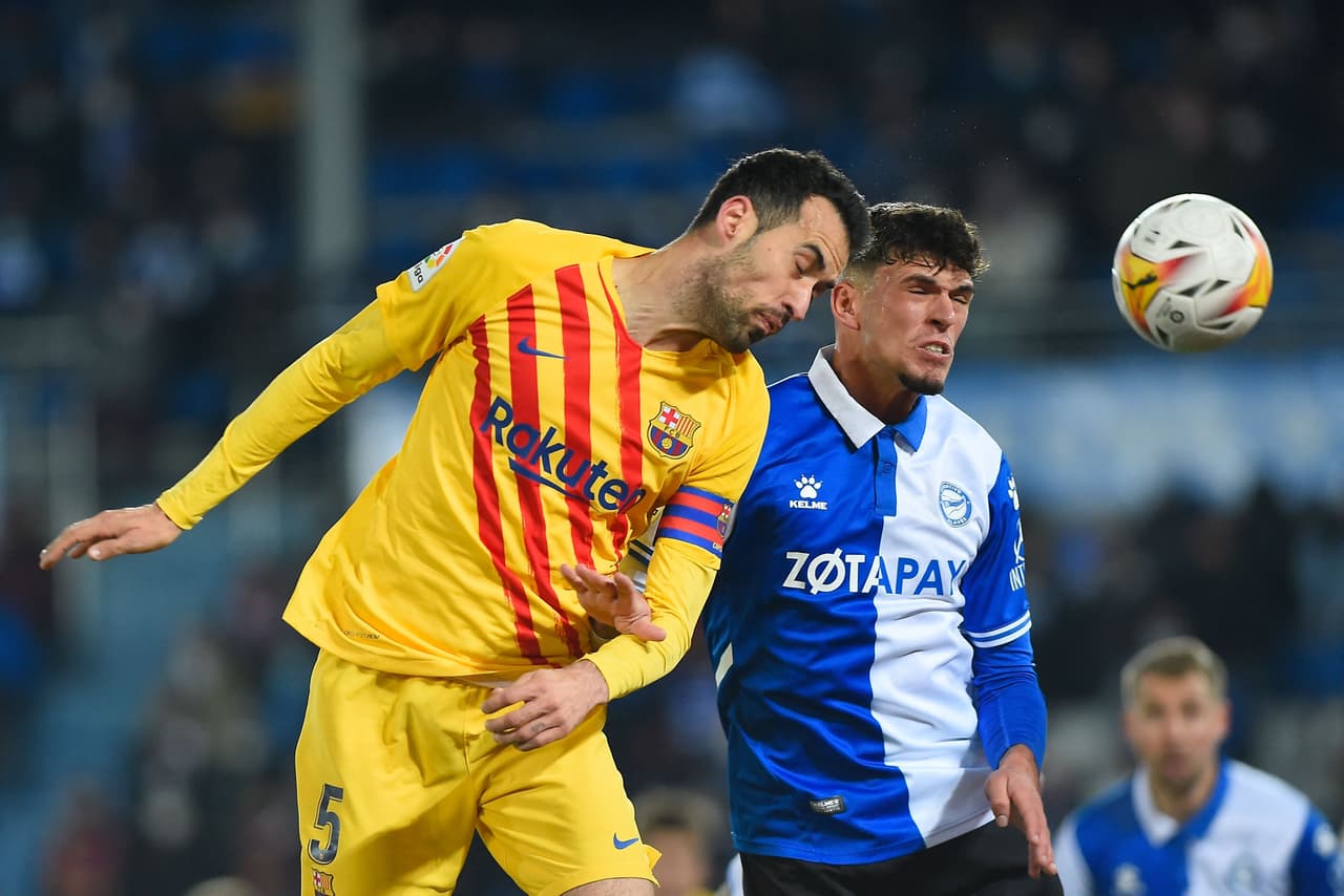 El Barcelona batalló mucho para vencer al Alavés, uno de los peores de LaLiga, pero al final lo hizo con un gol de Frenkie de Jong.