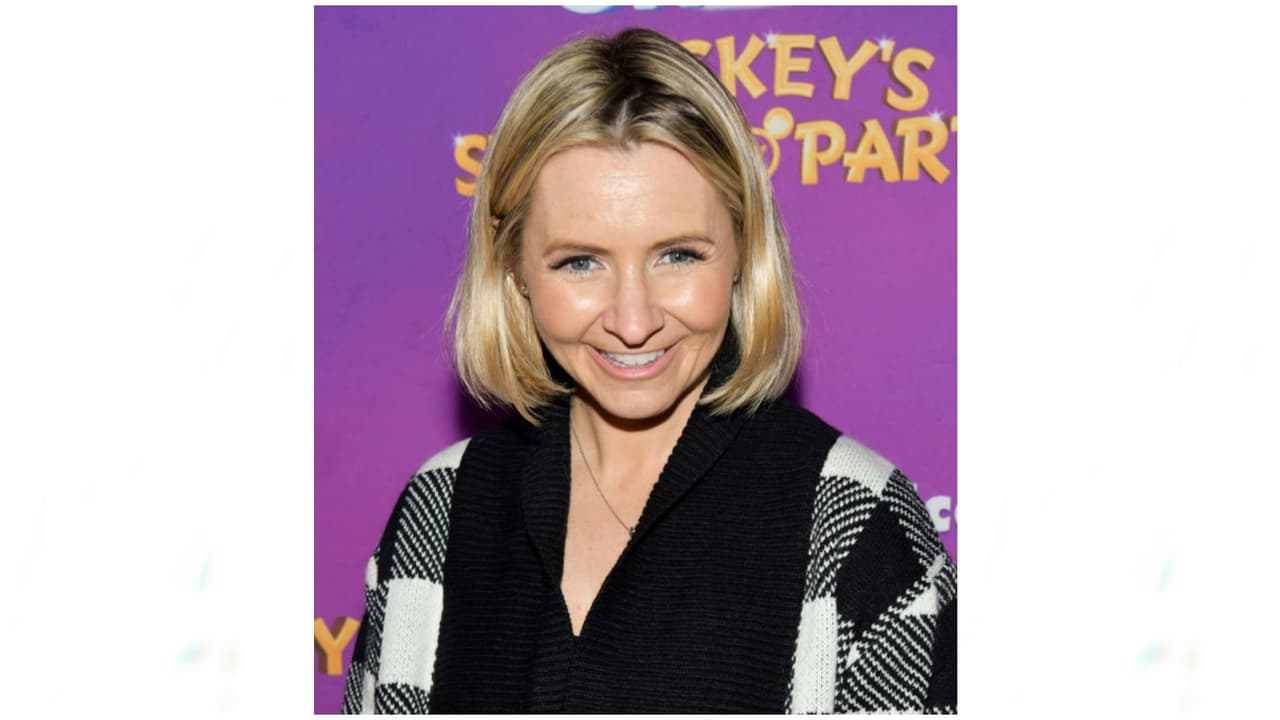 Mitchell tomó algunas oportunidades en el cine, como en la cinta 'Saw II', hasta que decidió enfocar su carrera en la televisión. Durante 26 episodios fue la protagonista de 'The Secret Life of the American Teenager' (2008), para después integrarse al elenco de 'American Darlings'.