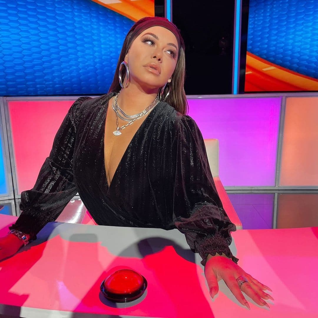 El 20 de octubre, Cueva ofreció una entrevista a De Primera Mano en la que le aconsejó a Méndez: "Si tu pareja te está diciendo: 'No quiero estar contigo, ya se acabó', uno como hombre tiene que tener un poquito de orgullo y de amor propio y darte la vuelta".