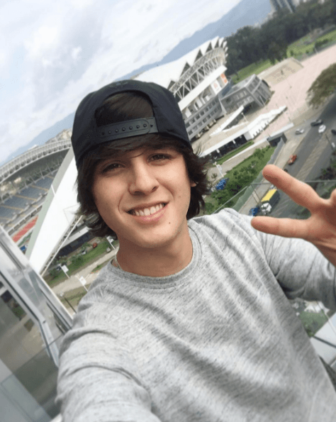 Ha compartido fotos con Nicky Jam, Don Omar, Wisin, Maluma y Arcangel.