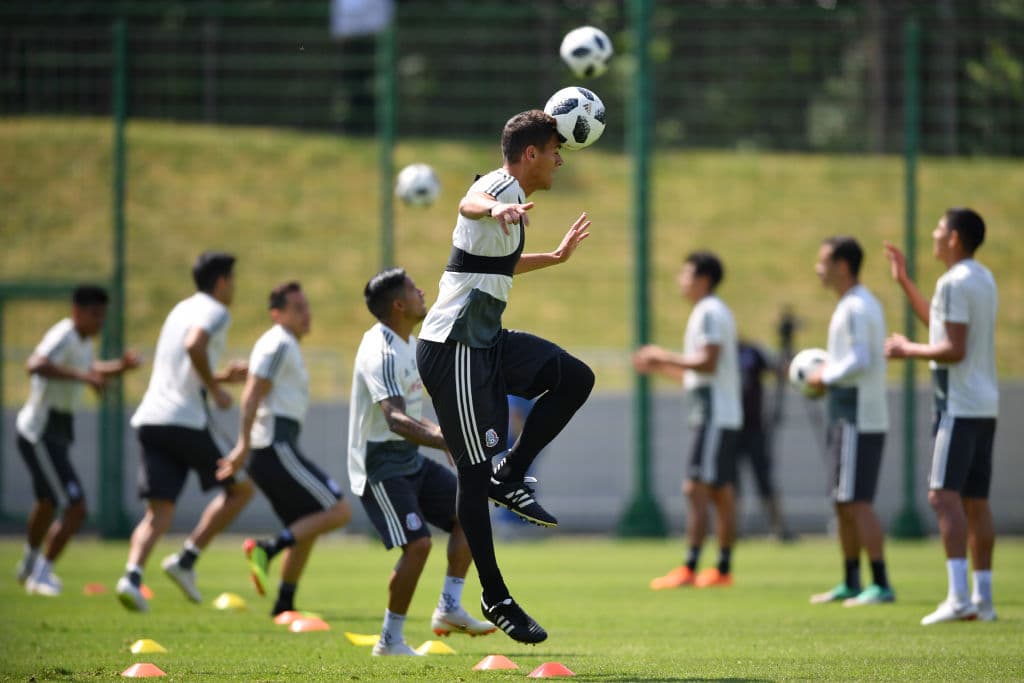 Héctor Moreno es el único jugador del que no podrá disponer el técnico porque acumuló dos tarjetas amarillas.