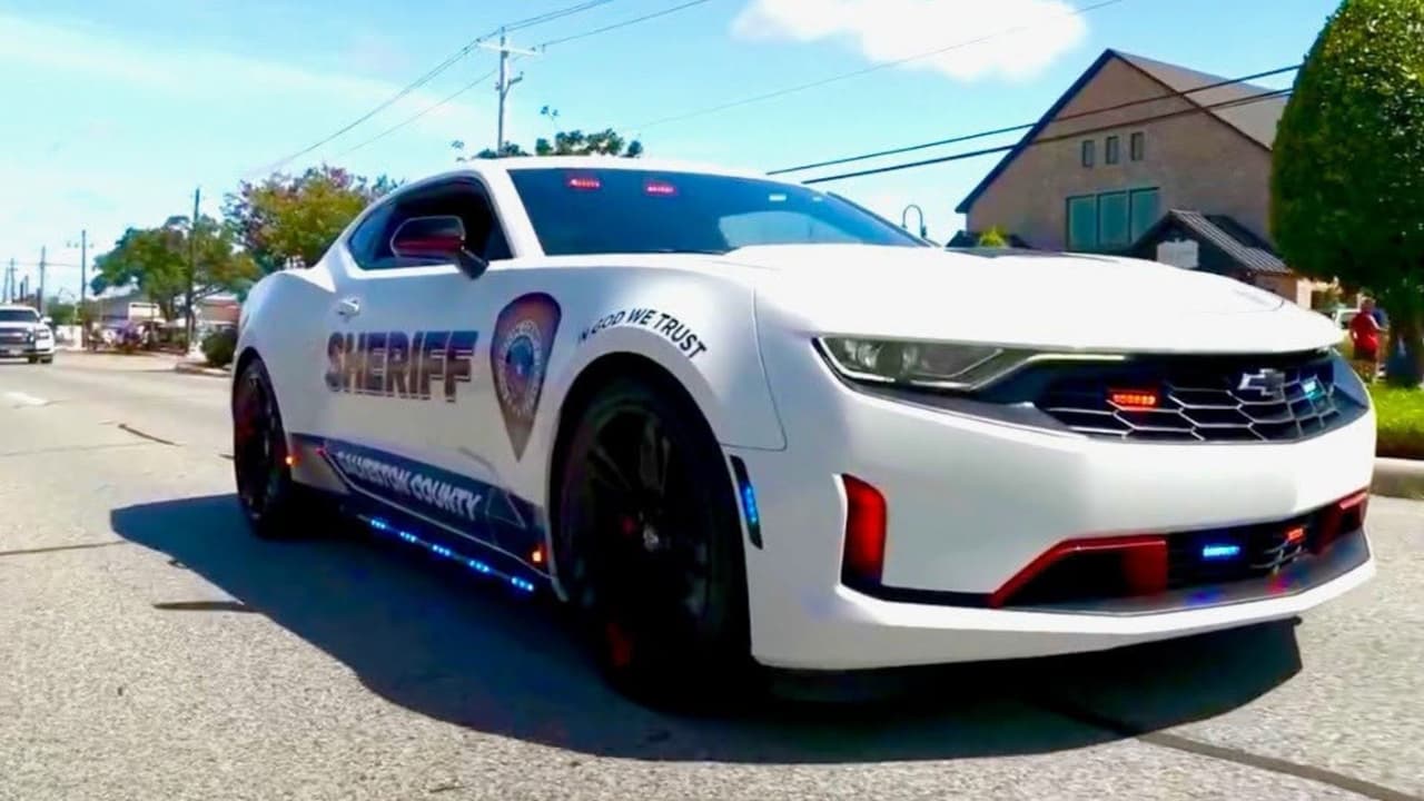 Despiden a un agente del condado de Galveston tras video sobre su conducción imprudente en una patrulla