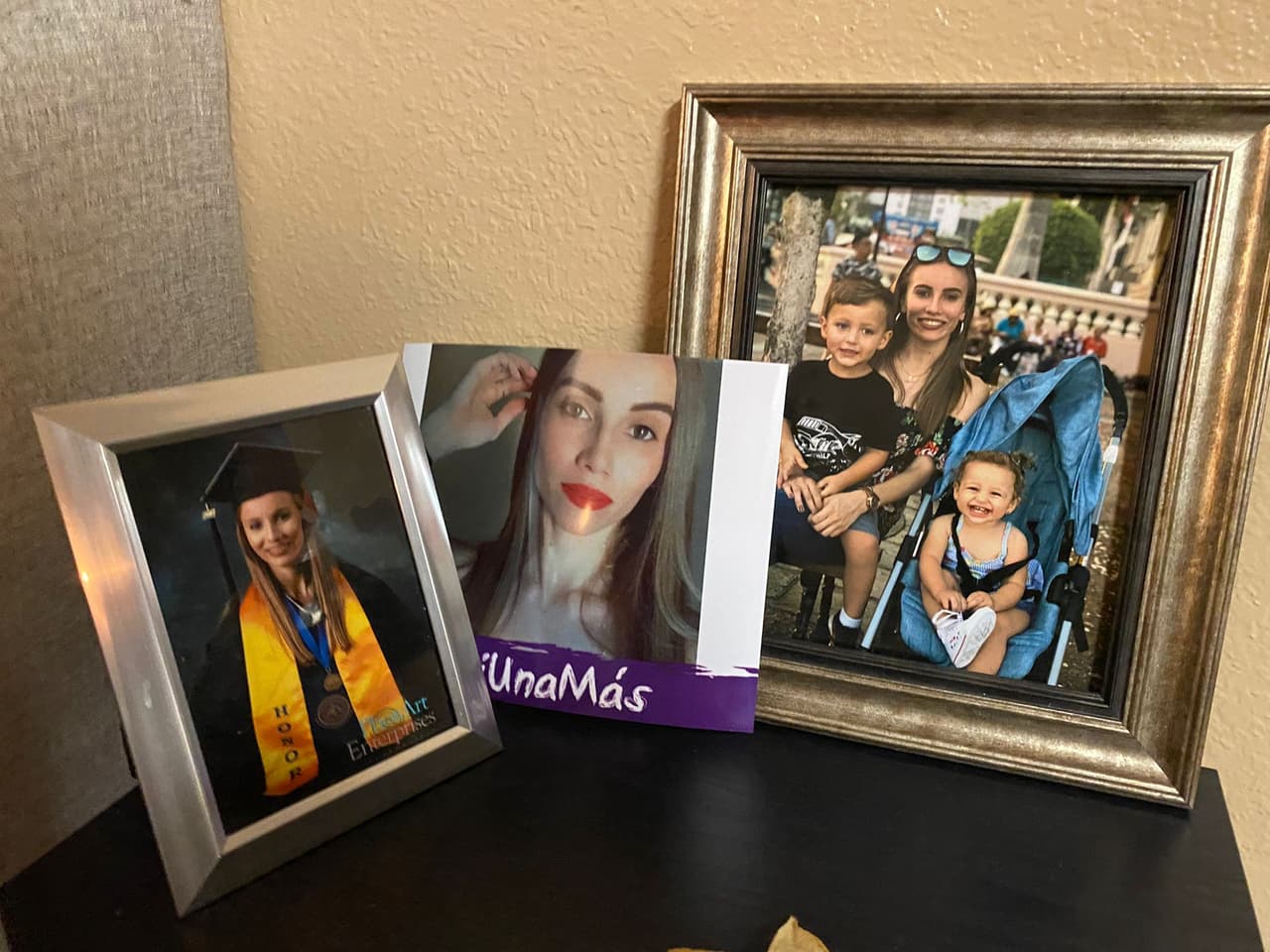 Crime Stoppers también ofrece una recompensa en efectivo de hasta $ 2500.00 por información que lleve al arresto de Suárez. Los informantes permanecerán en el anonimato a través de Crime Stoppers.
<br>