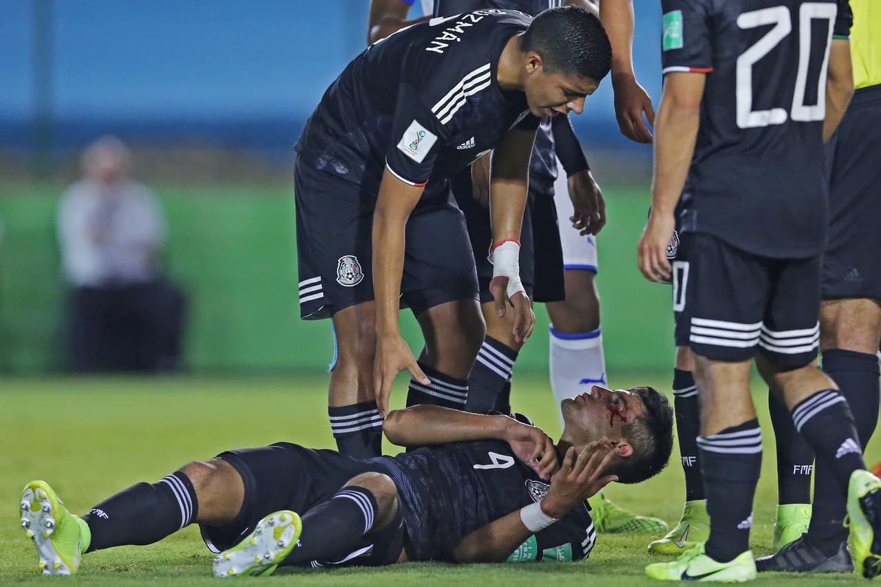 Tras un codazo de Ruggeri en el área, el árbitro decretó penal.