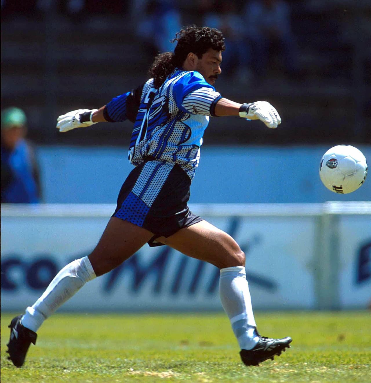El portero colombiano
<b>René Higuita</b> fichó con Veracruz en 1997 después de su paso por Millonarios, Atlético Nacional y Real Valladolid.