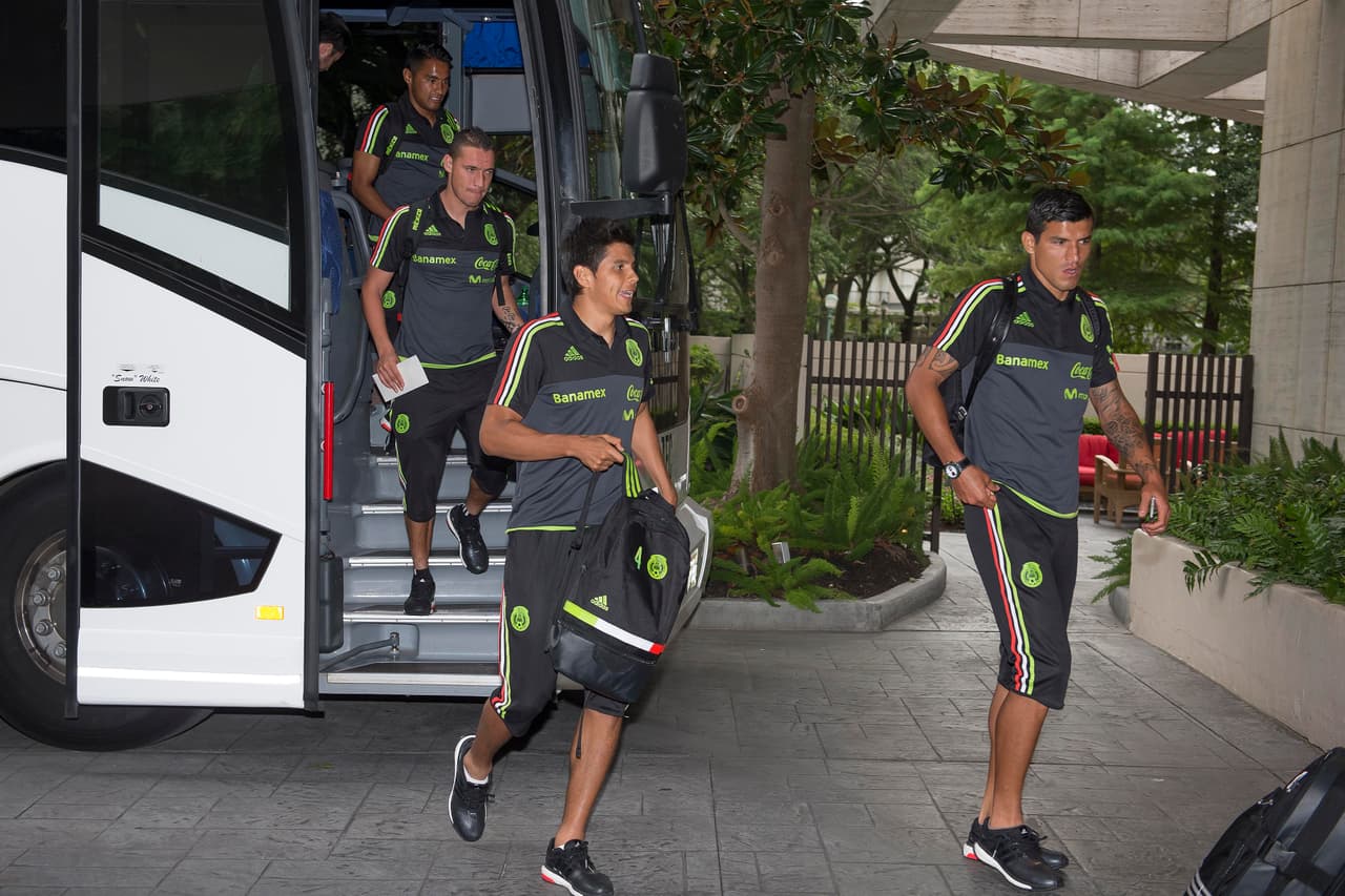 México llegó a Houston para el juego ante Honduras