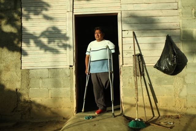 Algunos sin piernas, otros sin brazos, se embarcaron sin documentos y con muy poco dinero en una peligrosa aventura.