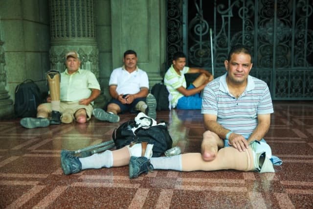 Atravesar 3 países durante 17 días de viaje no sería fácil.