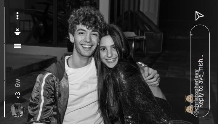 De las tres fotos que la joven tiene publicadas en su cuenta de Instagram, es la primera y única, hasta ahora, en que Elizabeth Gutiérrez le ha dejado algún mensaje.
<br>