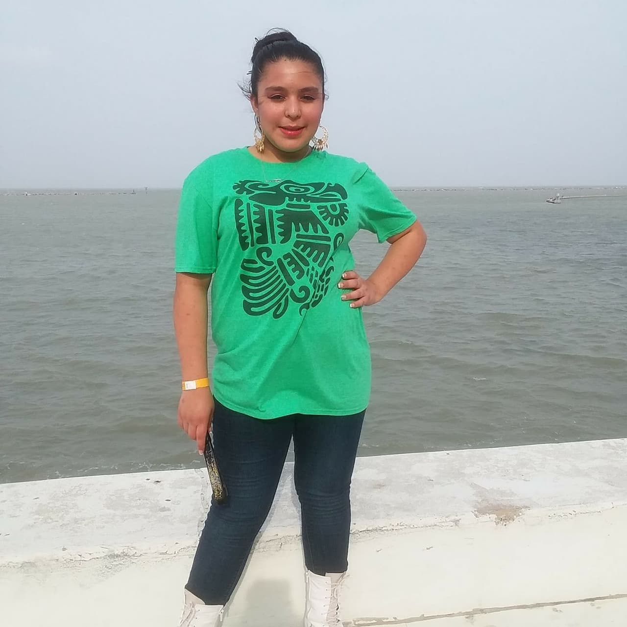 Las autoridades, supuestamente, les dijeron a los padres de la chica que
<b>no vieron nada sospechoso al exterior del auto y debían esperar al menos 24 horas para aceptar el reporte. </b>Además, dijeron que
<b>el carro no lo podían abrir al no ser Campos el dueño del mismo.</b>
<br>