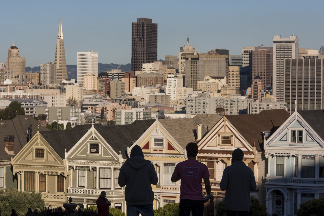 Las icónicas casas victorianas de San Francisco, como gran parte de la vivienda en la ciudad, son cada vez más caras.