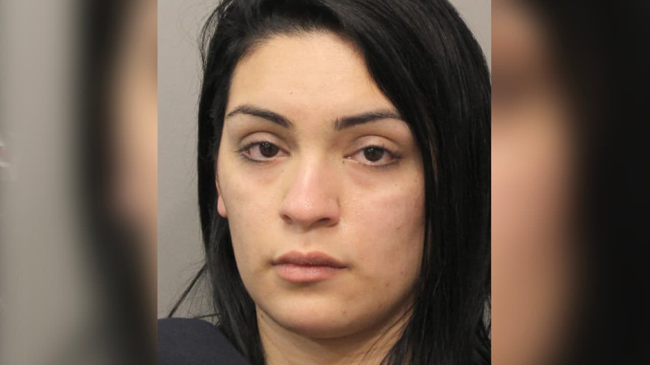 Arrestan a una sospechosa por atropellar a una mujer embarazada al norte de Houston