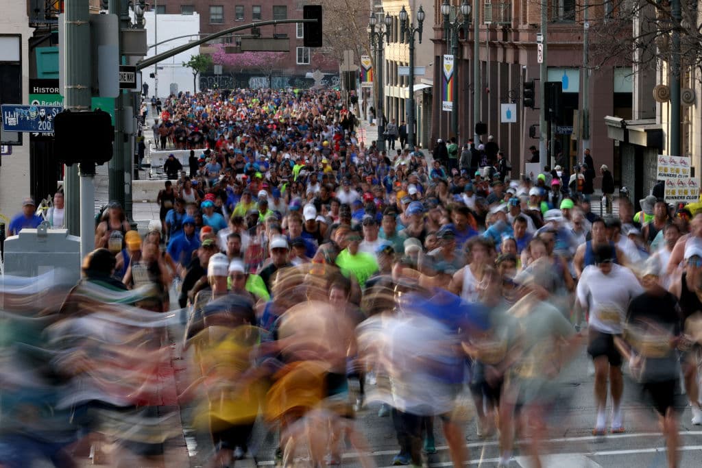 Colombiano en silla de ruedas conquista por tercera vez el maratón de Los Ángeles, en su edición 40